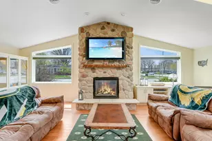1735 S Oneida St, Green Bay, WI 54304 - Photo 4