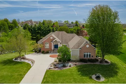 W251S5204  Poppy Fields Rd, Waukesha, WI 53189 - Photo 2