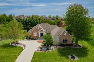 W251S5204 Poppy Fields Rd, Waukesha, WI 53189 - Photo 2