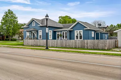 1018  Gillette St, La Crosse, WI 54603 - Photo 2