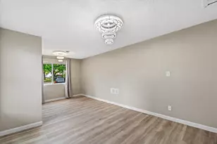 5735 W Thurston Ave, Milwaukee, WI 53218 - Photo 16