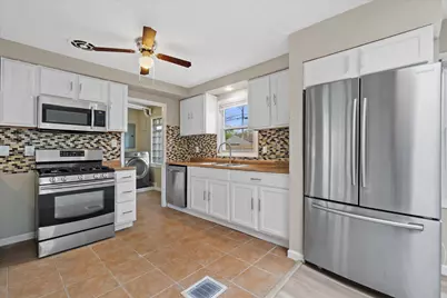 5735 W Thurston Ave, Milwaukee, WI 53218 - Photo 8