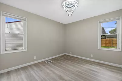 5735 W Thurston Ave, Milwaukee, WI 53218 - Photo 20