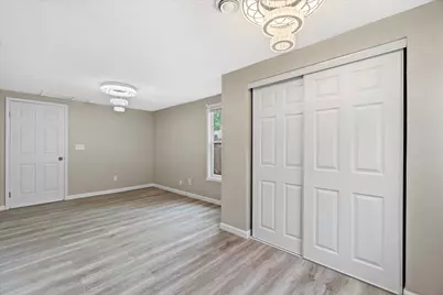 5735 W Thurston Ave, Milwaukee, WI 53218 - Photo 14