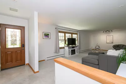4221  Woodbury Ln, Racine, WI 53403 - Photo 8