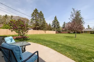 4221 Woodbury Ln, Racine, WI 53403 - Photo 6