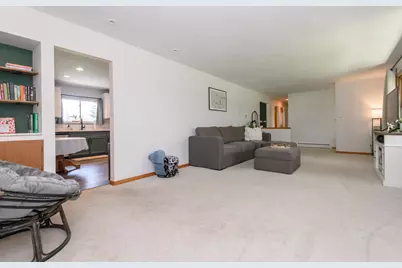 4221  Woodbury Ln, Racine, WI 53403 - Photo 10
