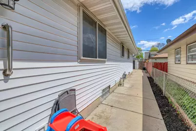 5674 N 79th St, Milwaukee, WI 53218 - Photo 28