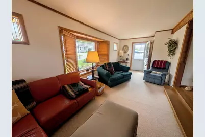 4226  Maple Dr, Delavan, WI 53115 - Photo 10