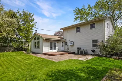 1232  Chippewa Dr, Waukesha, WI 53186 - Photo 24