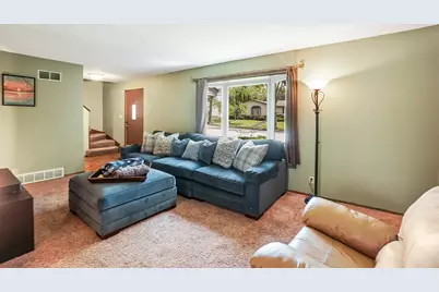 1232  Chippewa Dr, Waukesha, WI 53186 - Photo 10