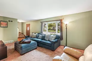 1232 Chippewa Dr, Waukesha, WI 53186 - Photo 10
