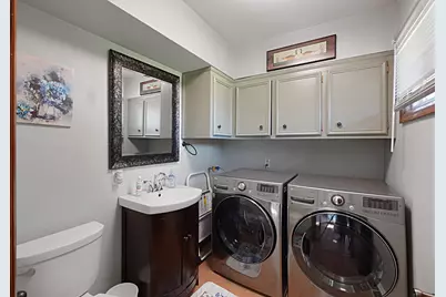 4266 S 78th St, Greenfield, WI 53220 - Photo 16