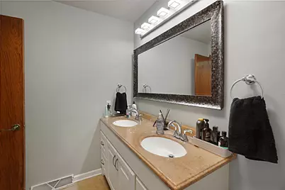 4266 S 78th St, Greenfield, WI 53220 - Photo 12