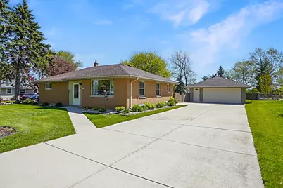 4266 S 78th St, Greenfield, WI 53220 - Photo 4