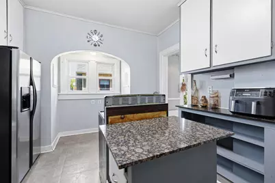 637  Bowen St, Oshkosh, WI 54901 - Photo 14
