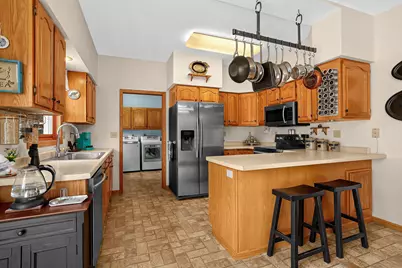 1907  Evenson Dr, Onalaska, WI 54650 - Photo 2