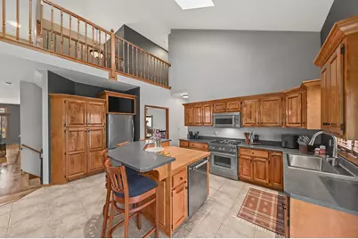 14220 W North Oak Blvd, New Berlin, WI 53151 - Photo 4