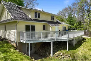 821 Van Slyke Dr, Fontana, WI 53125 - Photo 2