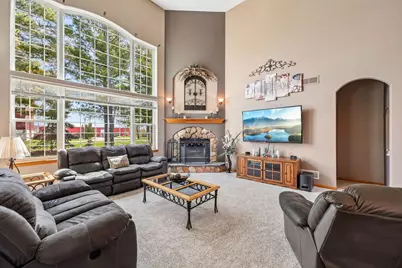 238 E Redding Cir, Belgium, WI 53004 - Photo 4