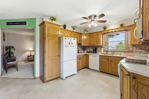 4961 S 24th St, Milwaukee, WI 53221 - Photo 12