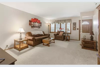 4961 S 24th St, Milwaukee, WI 53221 - Photo 6