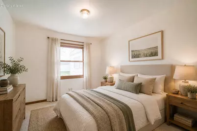 628  Pleasant Dr, West Bend, WI 53095 - Photo 12