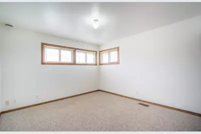 628  Pleasant Dr, West Bend, WI 53095 - Photo 16