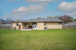 628 Pleasant Dr, West Bend, WI 53095 - Photo 20