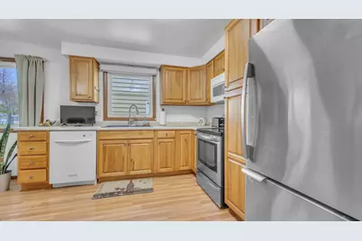 2211 N 37th St, Sheboygan, WI 53083 - Photo 8