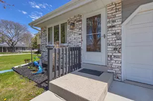 2211 N 37th St, Sheboygan, WI 53083 - Photo 2