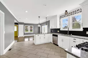 5075 S 35th St, Greenfield, WI 53221 - Photo 16