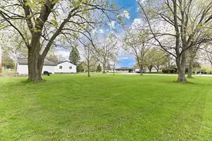 3351 E Carol Ct, Oak Creek, WI 53154 - Photo 26