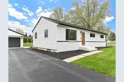 3351 E Carol Ct, Oak Creek, WI 53154 - Photo 2