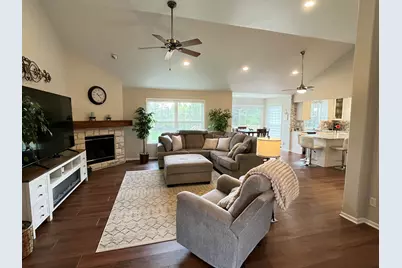 10155 W Oakwood Rd, Franklin, WI 53132 - Photo 2