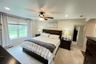 10155 W Oakwood Rd, Franklin, WI 53132 - Photo 12