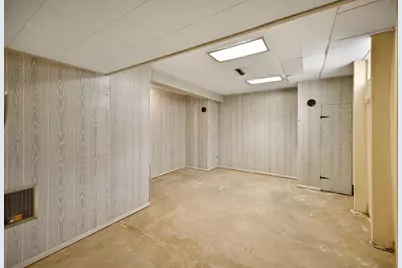 6093  Thornapple Dr, Greendale, WI 53129 - Photo 28