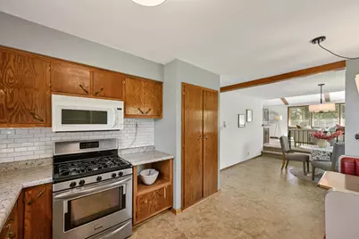 6093  Thornapple Dr, Greendale, WI 53129 - Photo 12