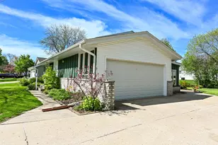 6093 Thornapple Dr, Greendale, WI 53129 - Photo 30