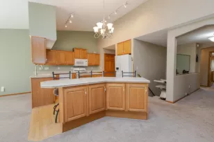 20805 W Windsor Dr, New Berlin, WI 53146 - Photo 18