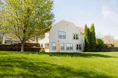 20805 W Windsor Dr, New Berlin, WI 53146 - Photo 8