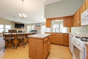 20805 W Windsor Dr, New Berlin, WI 53146 - Photo 22