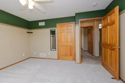20805 W Windsor Dr, New Berlin, WI 53146 - Photo 38