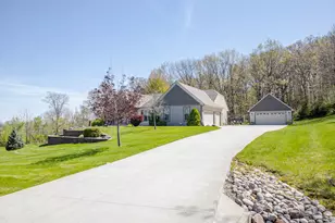 20805 W Windsor Dr, New Berlin, WI 53146 - Photo 4