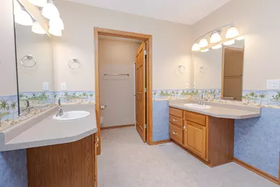 20805 W Windsor Dr, New Berlin, WI 53146 - Photo 30