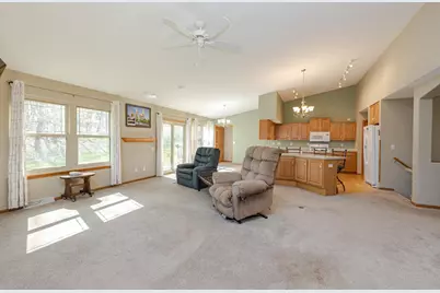 20805 W Windsor Dr, New Berlin, WI 53146 - Photo 10