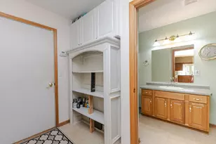 20805 W Windsor Dr, New Berlin, WI 53146 - Photo 32