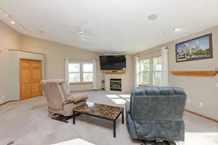 20805 W Windsor Dr, New Berlin, WI 53146 - Photo 14