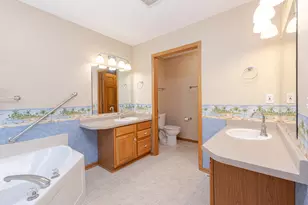 20805 W Windsor Dr, New Berlin, WI 53146 - Photo 28
