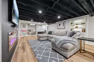 S45W25740 Red Oak Ct, Waukesha, WI 53189 - Photo 20